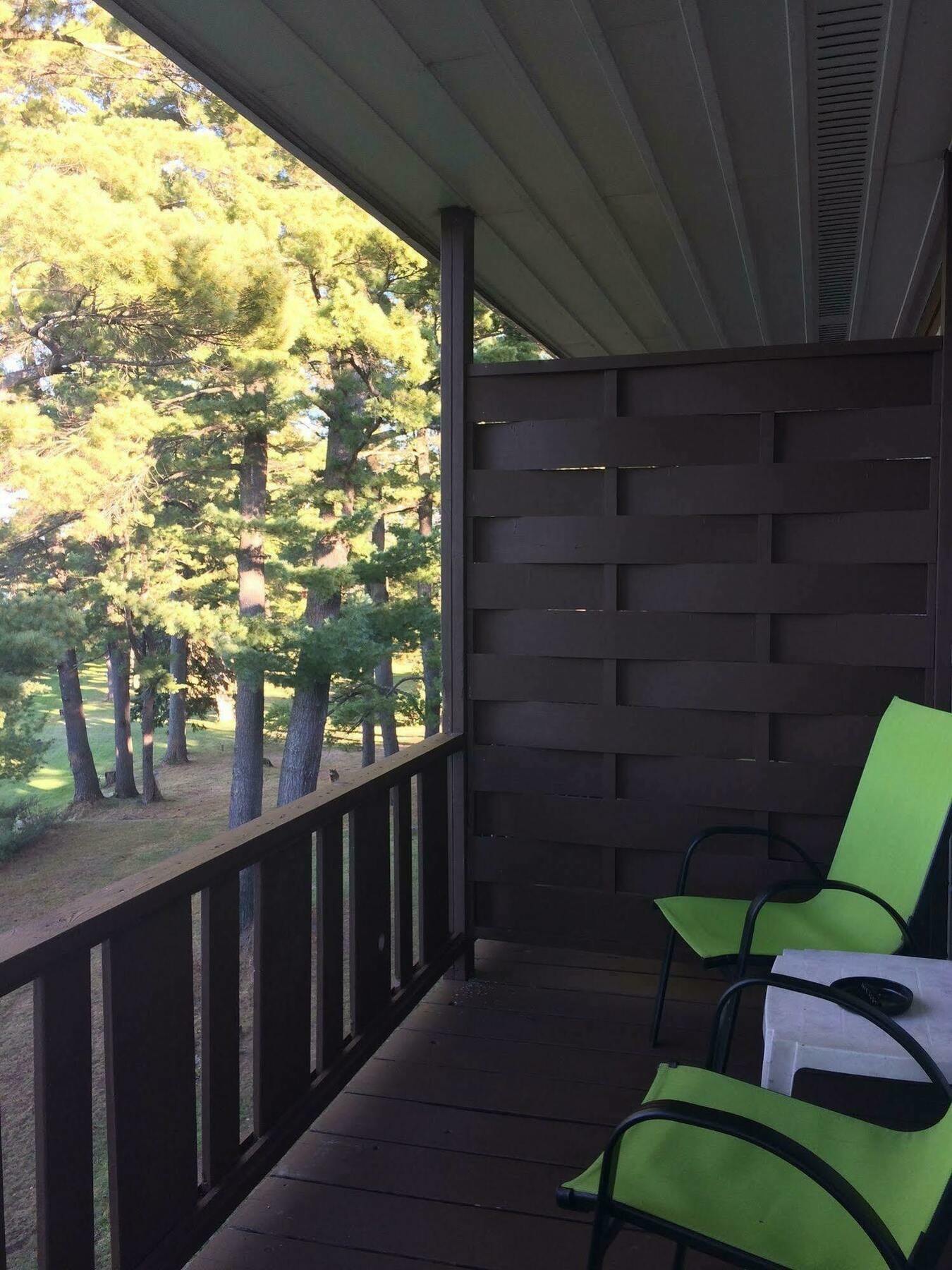 Pinedale Inn グレイブンハースト エクステリア 写真