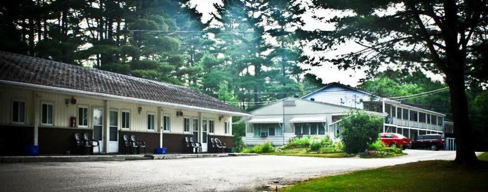 Pinedale Inn グレイブンハースト エクステリア 写真